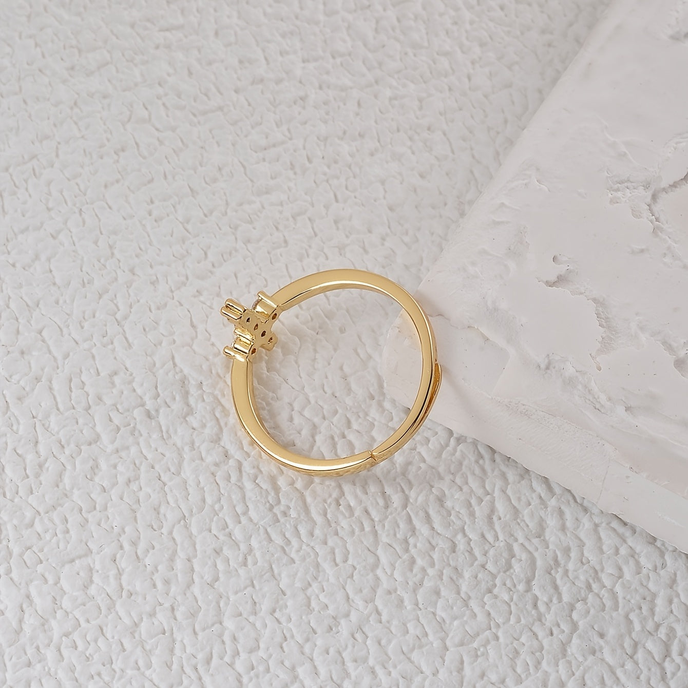 Adjustable Fit| Elegant Golden-Tone Adjustable Cross Ring with Sparkling Zirconia - Chic Daily Wear or Gift Option, Copper Material