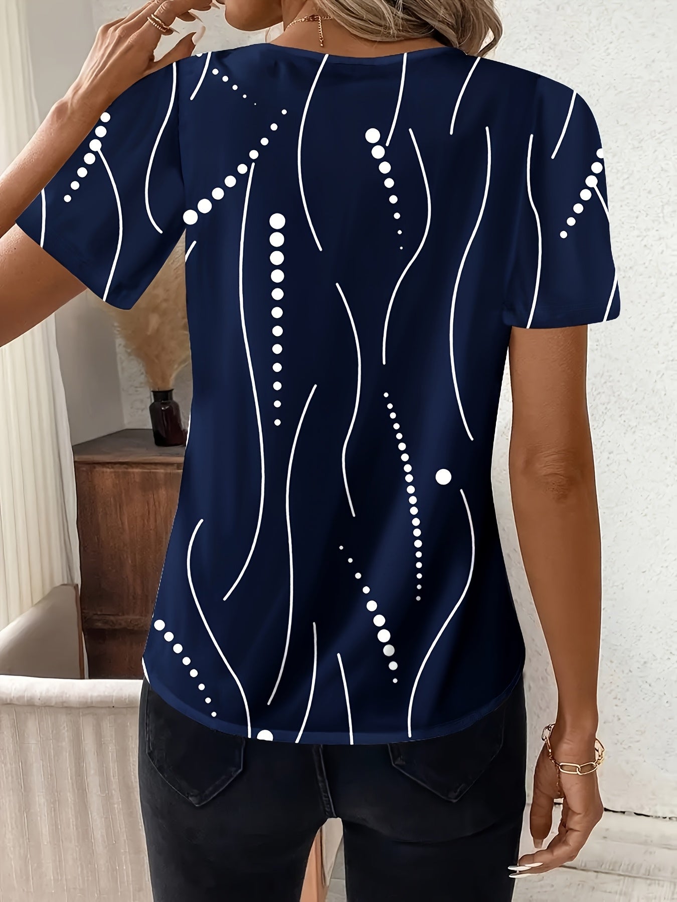 New Spring and Summer Fashionable Elegant Women's Shirt with Geometric Flower Pattern, Chest Pleats and V-Neck Short Sleeves