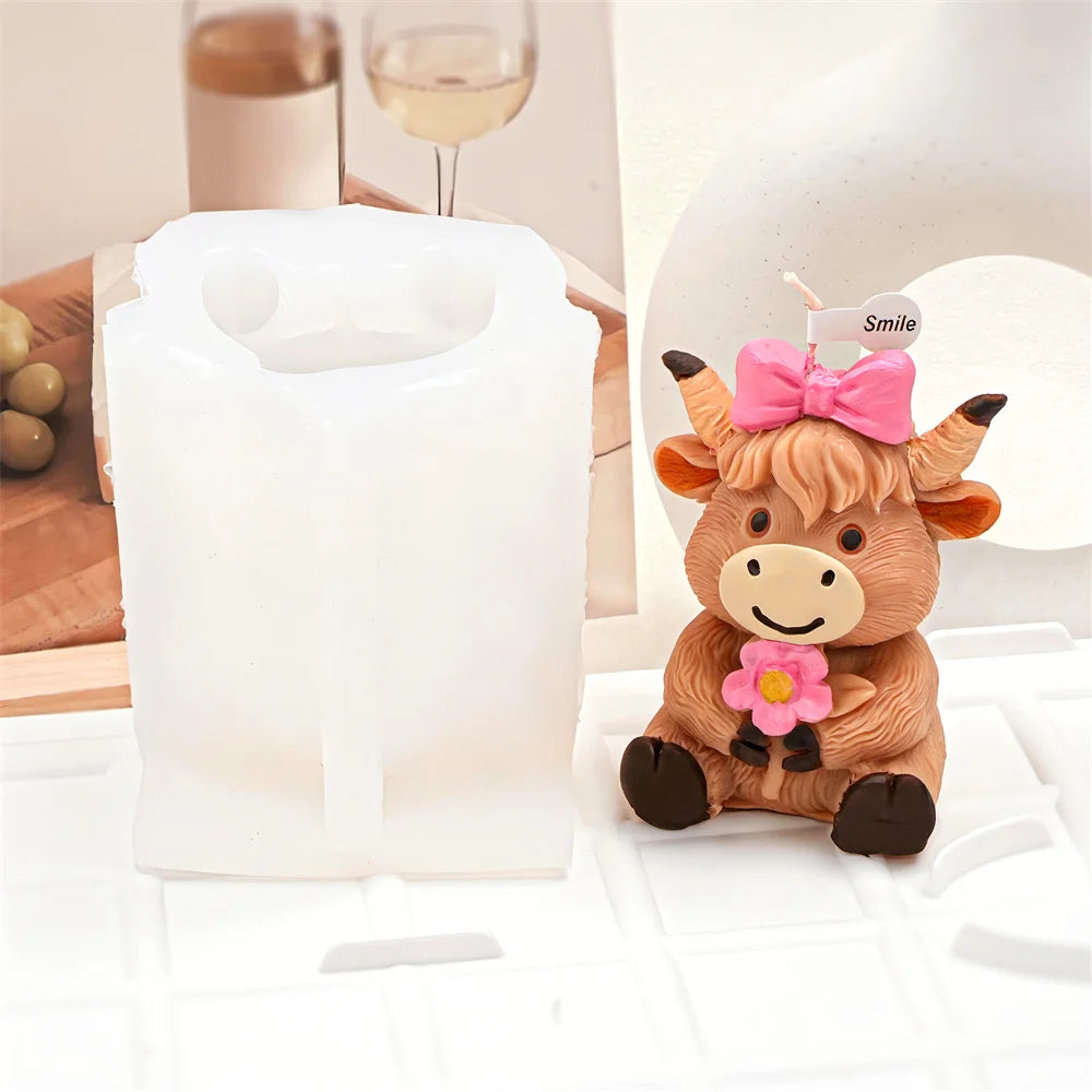 Scottish Highland Cow Candle Mold 3D Animal Mold Highland Cow Silicone Mold Scottish Doll Cow Resin Mold Creative Birthday Gift