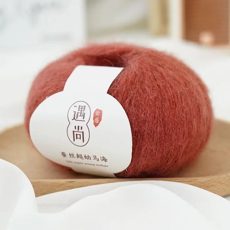 Silk and Alpaca Blend Yarn 200g 10 Balls Handmade Knitting Crochet Spring/Autumn Body-Fitting Sweater Lightweight Scarf Thread