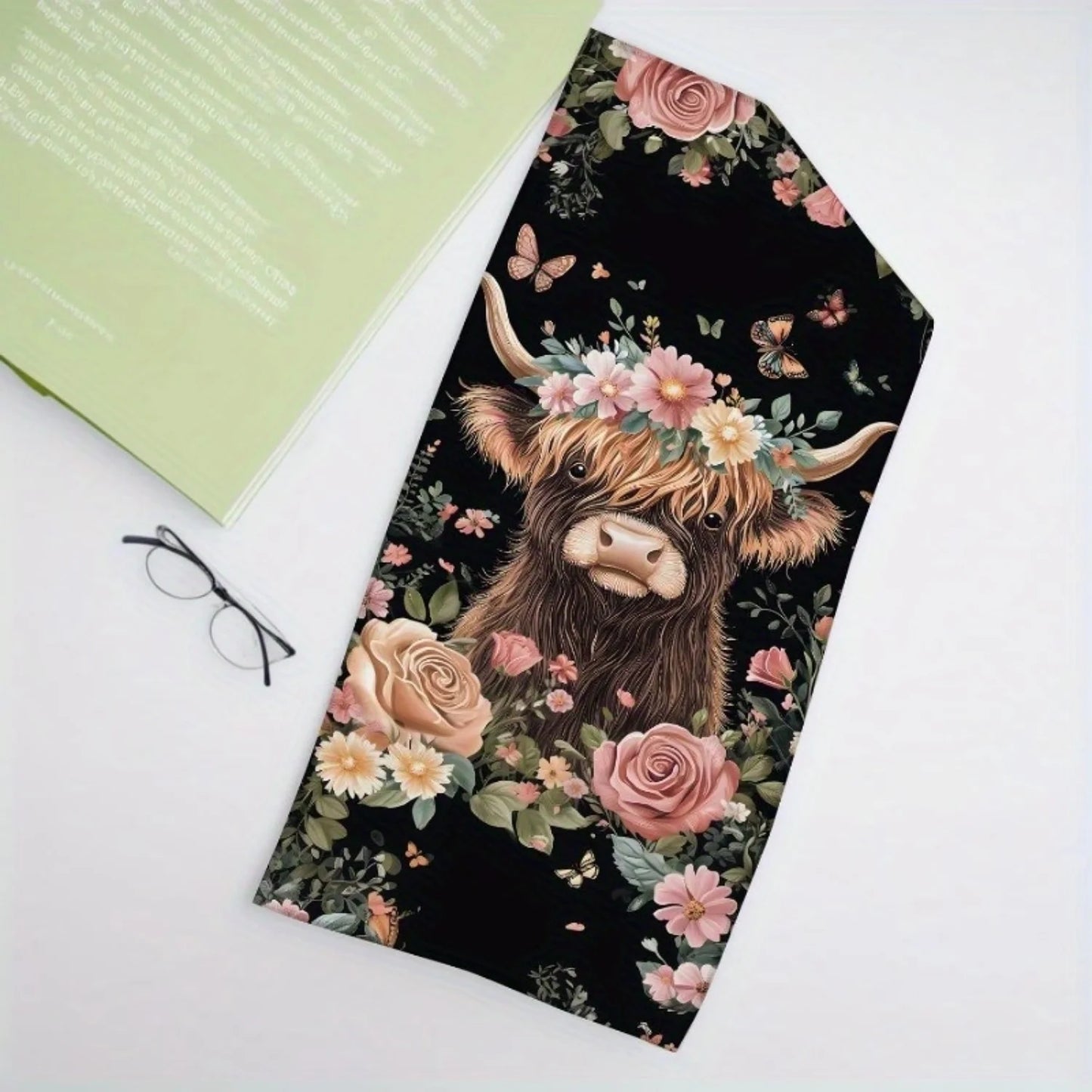 2 Highland Cow Hand Towels Measuring,Suitable for Animal Lovers, And Perfect for Bathroom, Spa, Kitchen