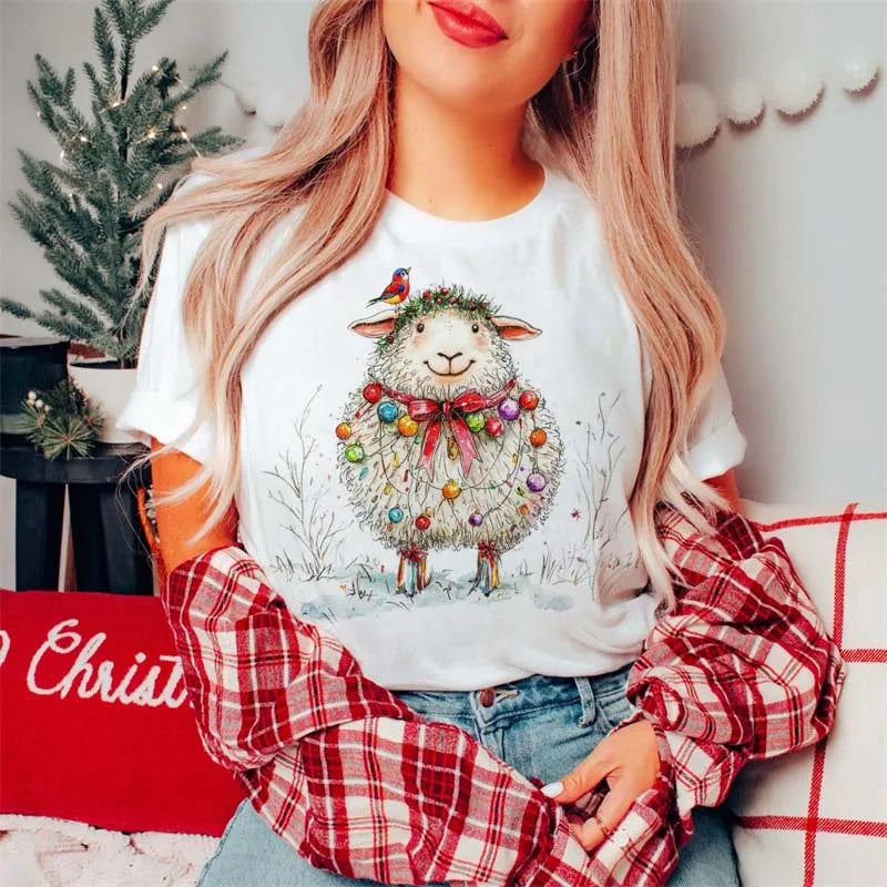 Highland Cow Christmas T-Shirt Tongue Out Scarf Women's Cute Holiday T-Shirt Cartoon Pattern Short Sleeve Regular Casual T-Shirt