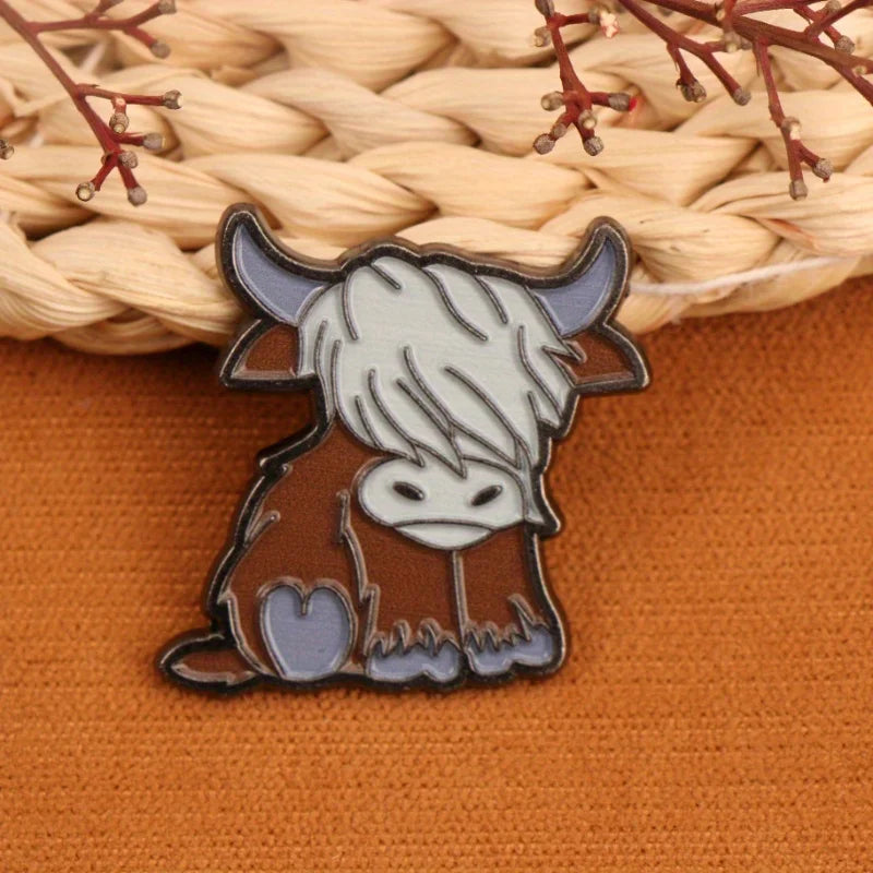 Cute Highland Cow Alloy Enamel Pin - Whimsical Farm Animal Accessory