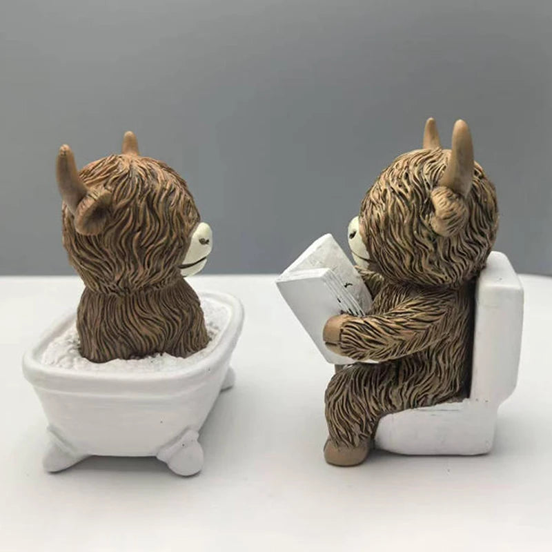 Cute Scottish Highland Cow Resin Figurines Funny Bathing & Reading Cow Statue Desk Decor For Home Bathroom Office Holiday Gift