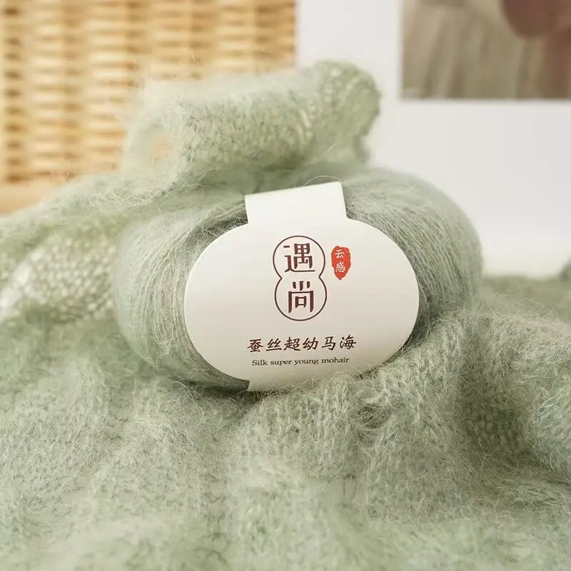 Silk and Alpaca Blend Yarn 200g 10 Balls Handmade Knitting Crochet Spring/Autumn Body-Fitting Sweater Lightweight Scarf Thread