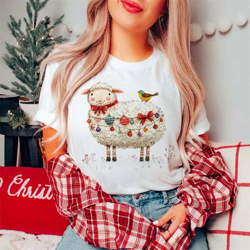 Highland Cow Christmas T-Shirt Tongue Out Scarf Women's Cute Holiday T-Shirt Cartoon Pattern Short Sleeve Regular Casual T-Shirt