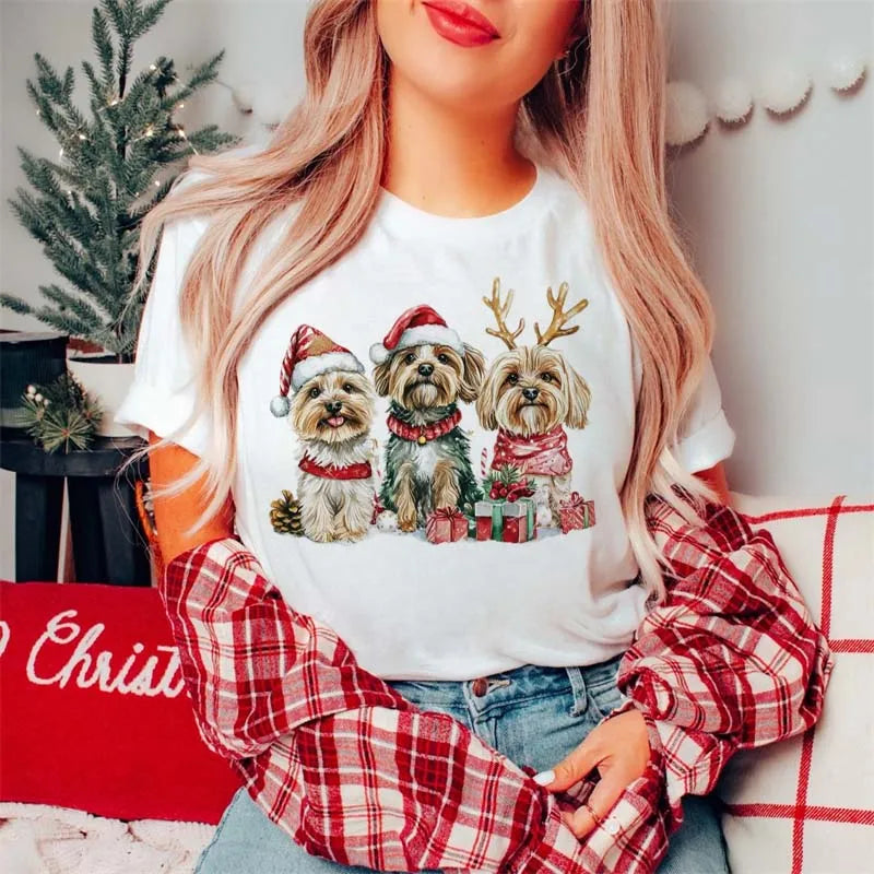 Highland Cow Christmas T-Shirt Tongue Out Scarf Women's Cute Holiday T-Shirt Cartoon Pattern Short Sleeve Regular Casual T-Shirt