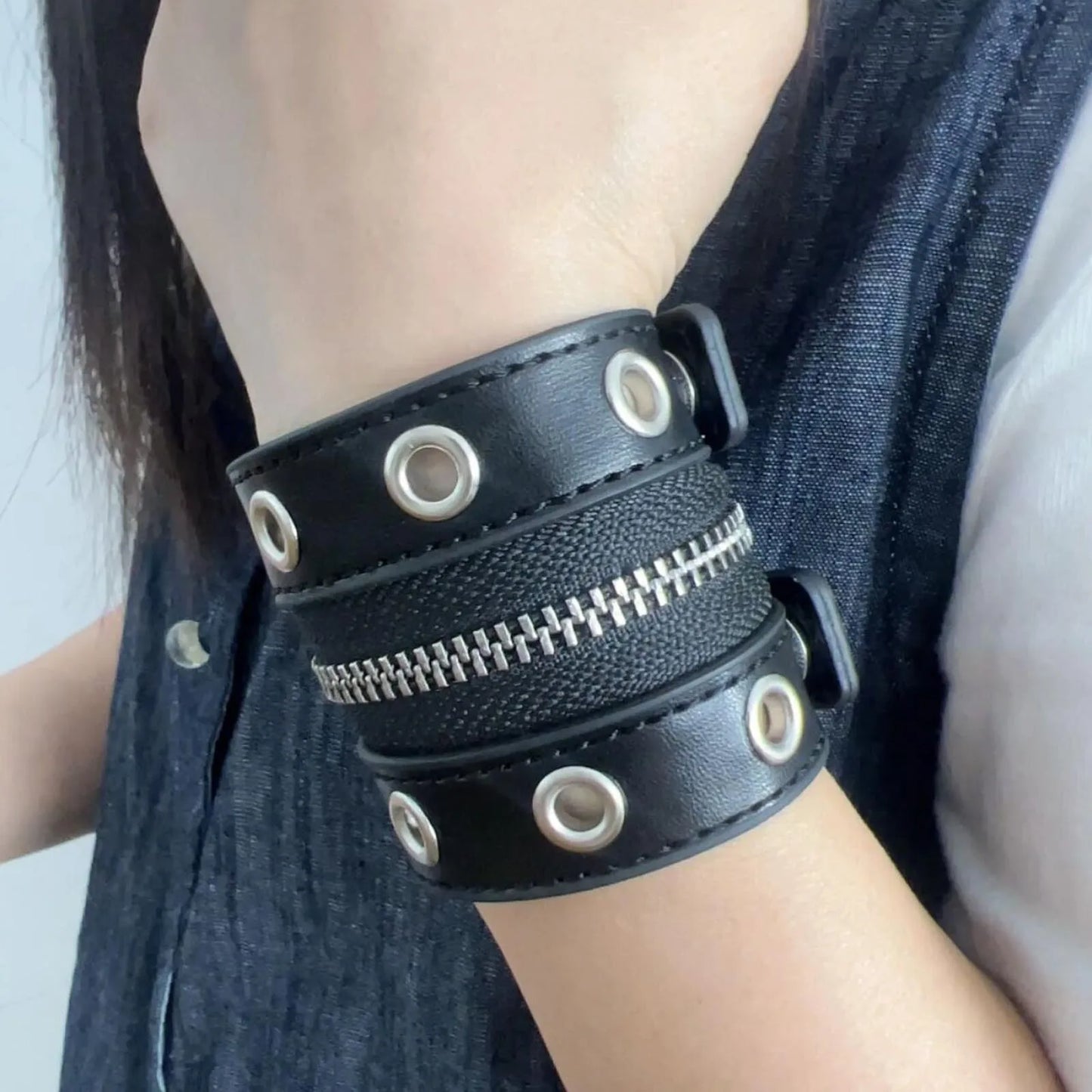 Gothic Leather Bracelet Zipper Punk Rivet Wrap Bracelets Button Wristband Men Women Fashion Accessories