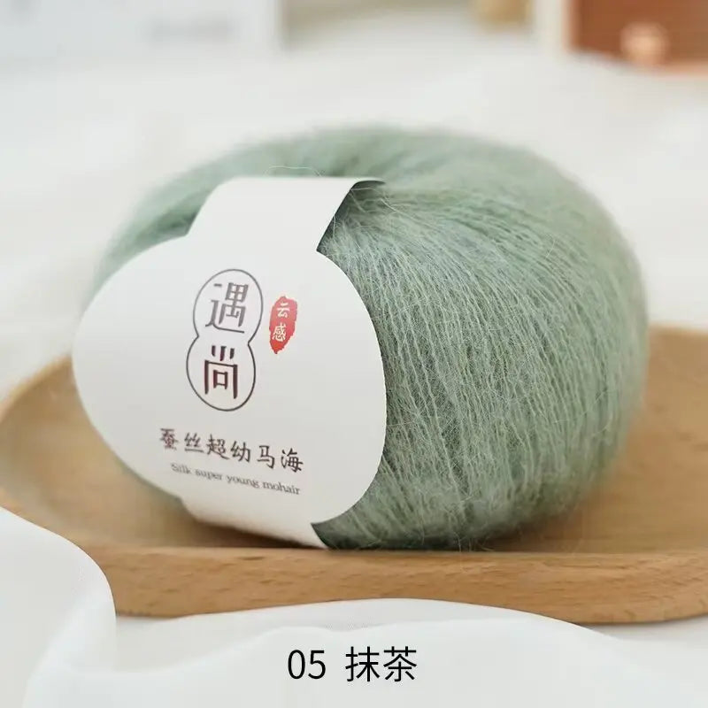 Silk and Alpaca Blend Yarn 200g 10 Balls Handmade Knitting Crochet Spring/Autumn Body-Fitting Sweater Lightweight Scarf Thread