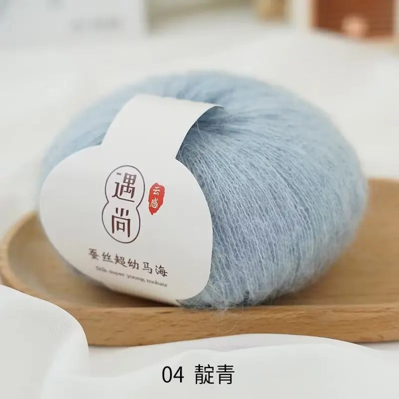 Silk and Alpaca Blend Yarn 200g 10 Balls Handmade Knitting Crochet Spring/Autumn Body-Fitting Sweater Lightweight Scarf Thread