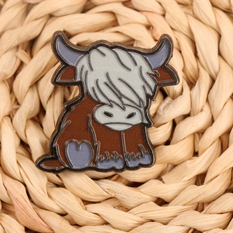 Cute Highland Cow Alloy Enamel Pin - Whimsical Farm Animal Accessory