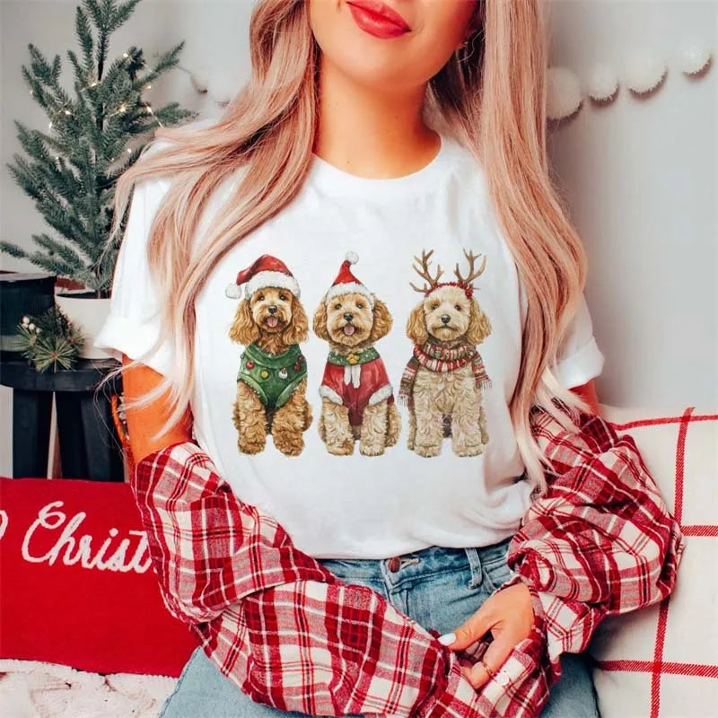 Highland Cow Christmas T-Shirt Tongue Out Scarf Women's Cute Holiday T-Shirt Cartoon Pattern Short Sleeve Regular Casual T-Shirt