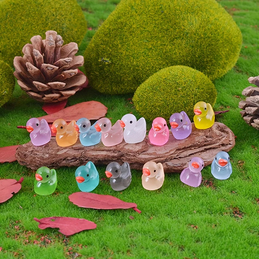 mini luminous duck sculptures, suitable for doll house accessories, micro landscapes, bonsai decoration Christmas gifts