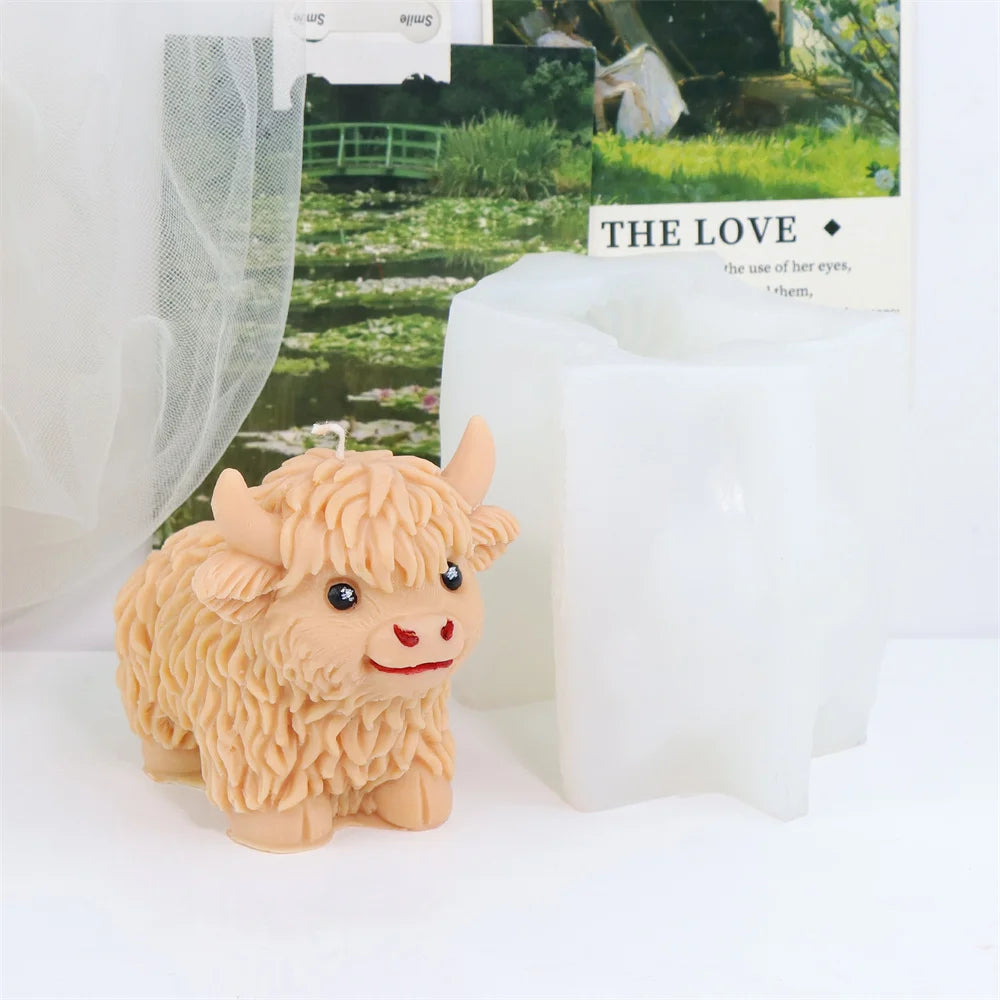 3D Highland Cow Silicone Mold Highland Yak Candle Mold Cute Animal Cattle Resin Concrete Cement Statue Art Mold Home Decor Tool