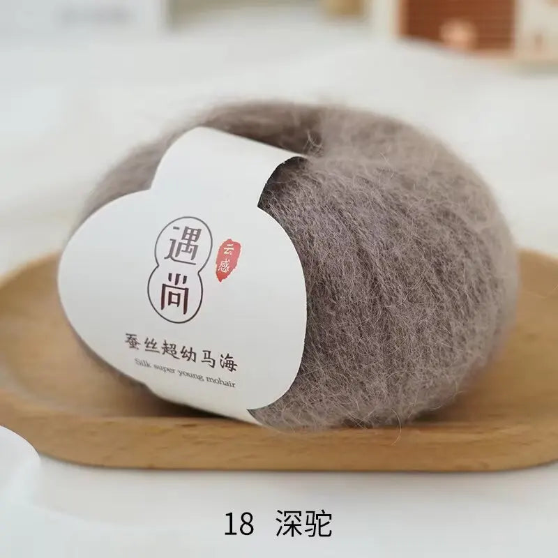 Silk and Alpaca Blend Yarn 200g 10 Balls Handmade Knitting Crochet Spring/Autumn Body-Fitting Sweater Lightweight Scarf Thread