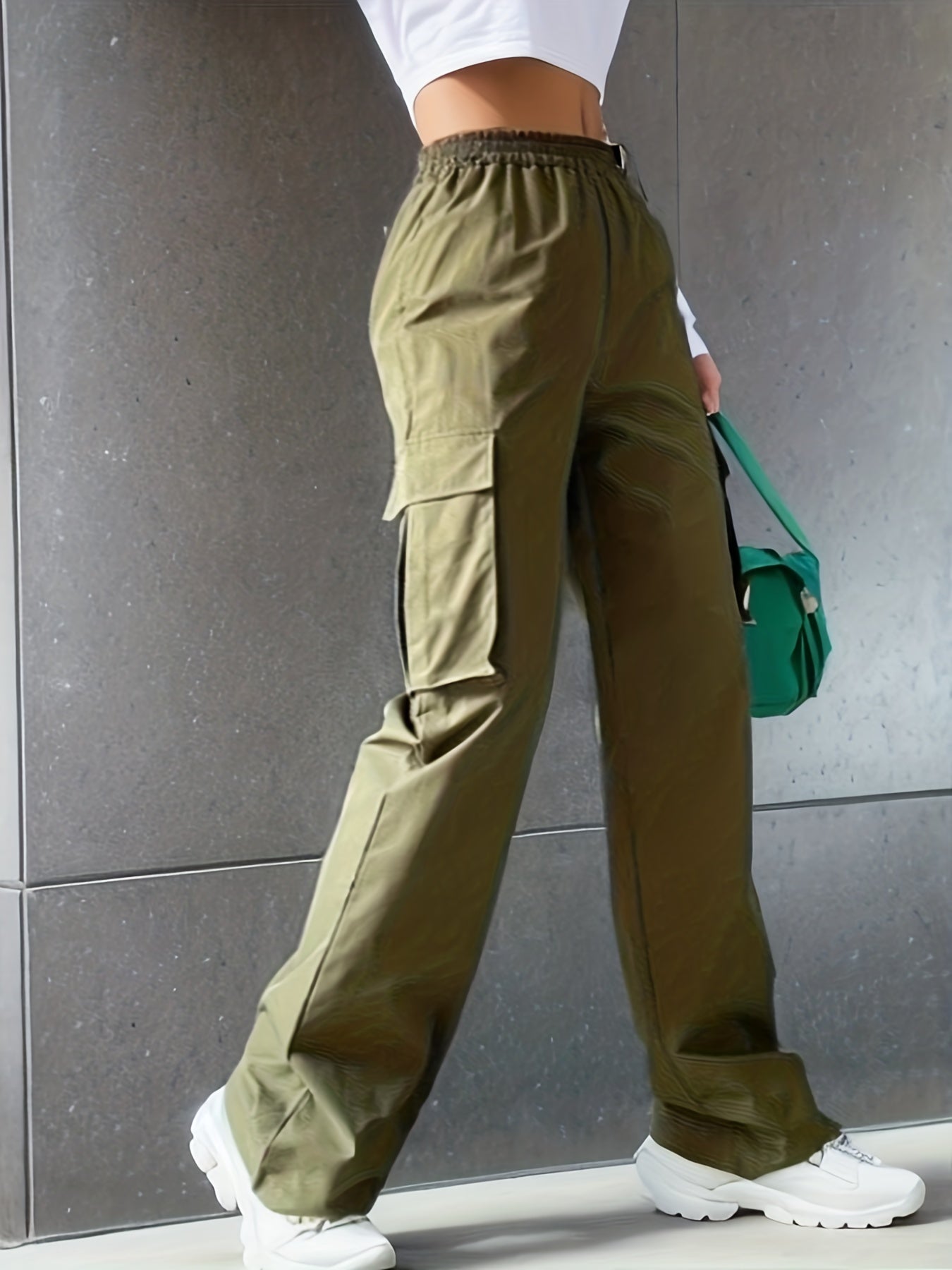 Durable & Stylish Wide-Leg Women's Cargo Pants - Ample Pockets, All-Season Wear, Easy Care