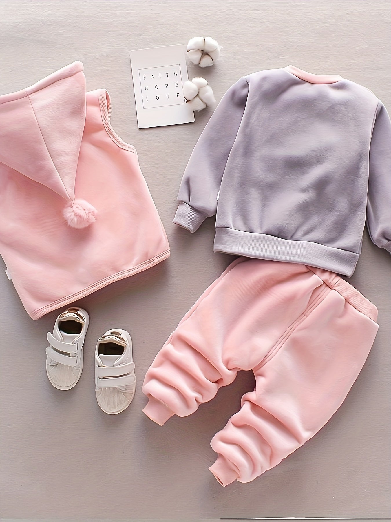 Random Color Ball Boys' Hairy Face Bear Long Sleeve Set, Baby Boy Autumn Winter -Lined Warm Long Sleeve Set, Fashion Casual Three-Piece Set, Perfect for Outdoor