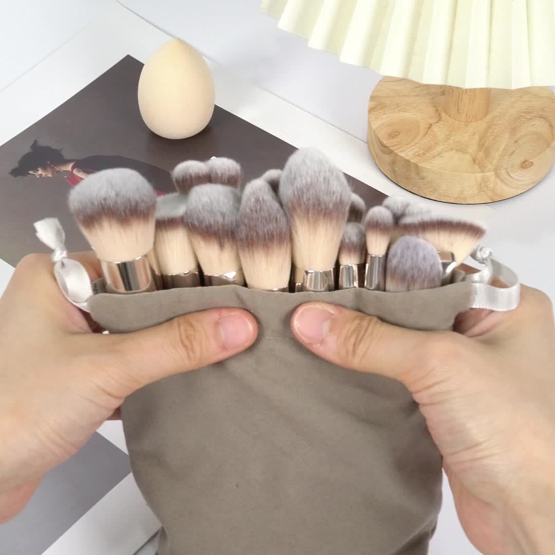 MAANGE 20pcs Professional Makeup Brush Set, Including 18 Makeup Brushes + Flannel Bag + 1 Large Water Drop Makeup Egg, Soft Bristle Makeup Brush, Foundation Brush, Eyeshadow Brush, Blending Brush, Concealer Brush, Eyeliner Br
