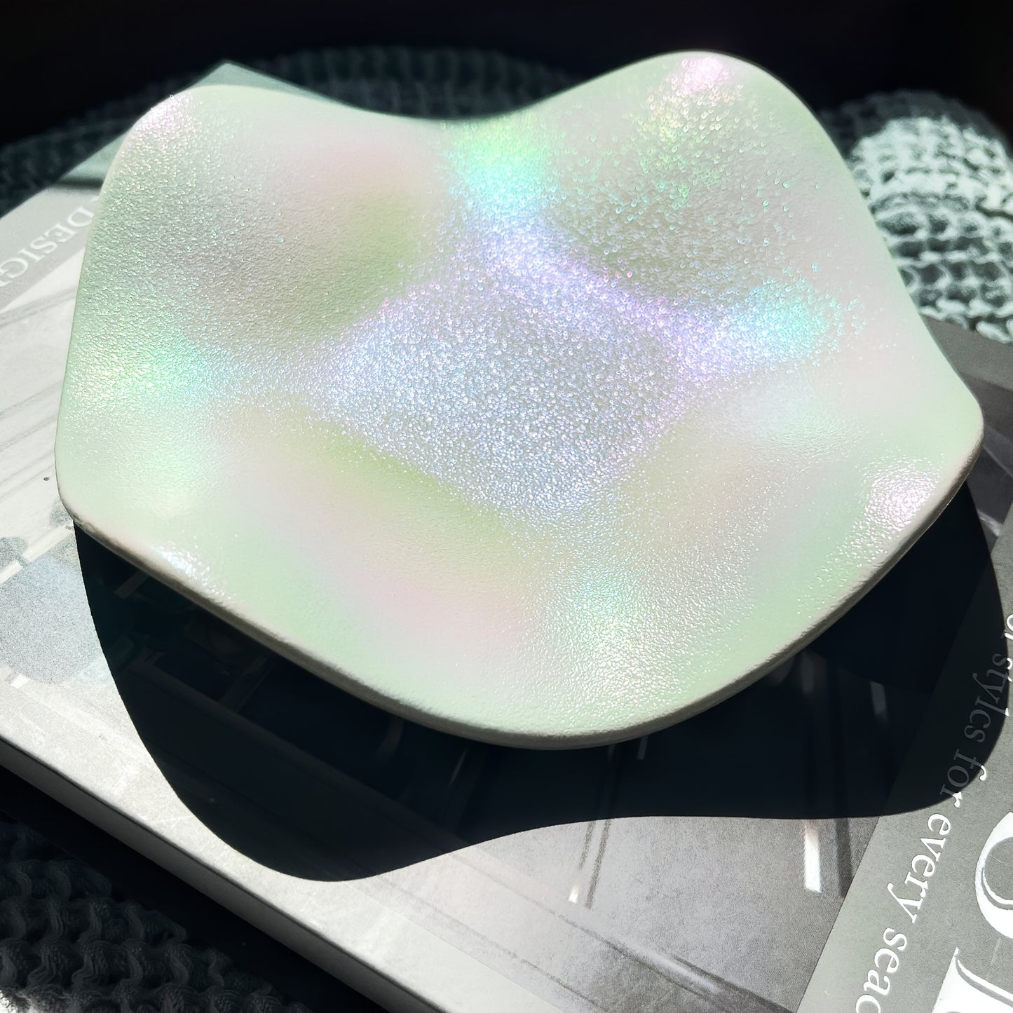 A Jewelry Storage Tray, An Irregular Flower Jewelry Storage Dish, An Irregular Jewelry Display Tray, An Electroplated Light Luxury Ceramic Display Tray, Artwork, Interior Decoration, Bathroom Accessories