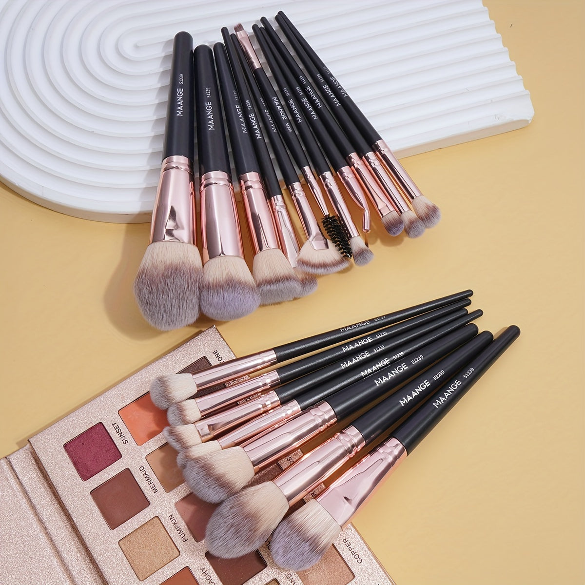 1 Set, MAANGE 18-Piece Makeup Brushes Kit With Makeup Sponge, Powder Puff, Finger Puff, Makeup Removal Puff, Cleaning Pad And Washbag, Portable Full Makeup Tools Set, Travel Size Cosmetic Brush Collection, Ideal Gift For Her