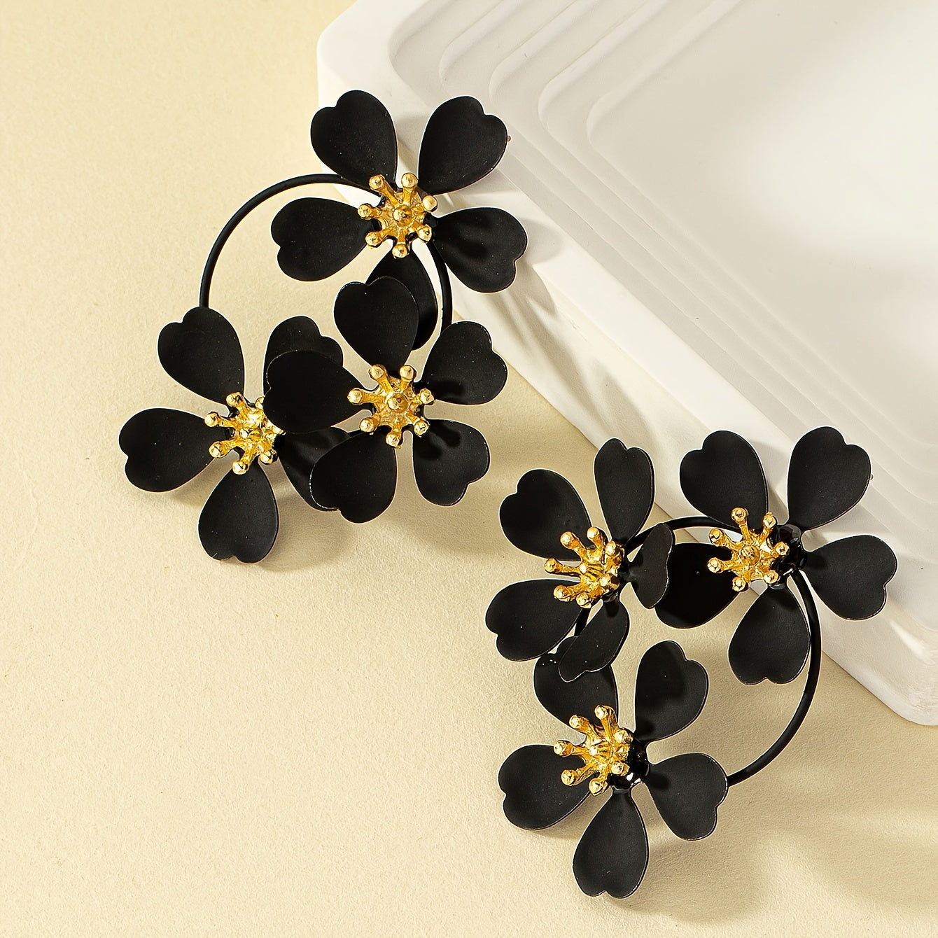 Fashionable Retro Flower Earrings - Zinc Alloy Vintage Punk Style - Gracefully Detailed for Womens Parties - Exaggerated Delicate Design