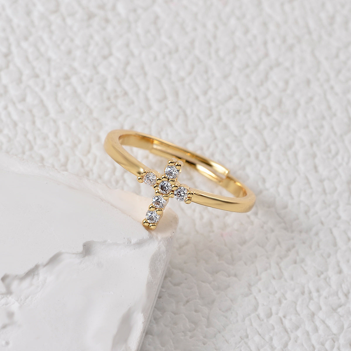 Adjustable Fit| Elegant Golden-Tone Adjustable Cross Ring with Sparkling Zirconia - Chic Daily Wear or Gift Option, Copper Material