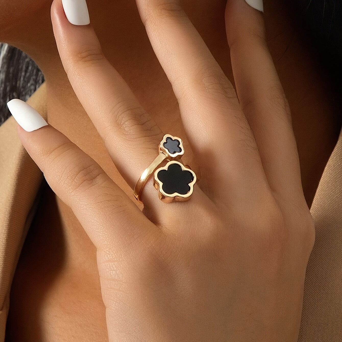 Elegant Clover Flower Open Adjustable Ring Classic Daily Wear Finger Ring Holiday Gift