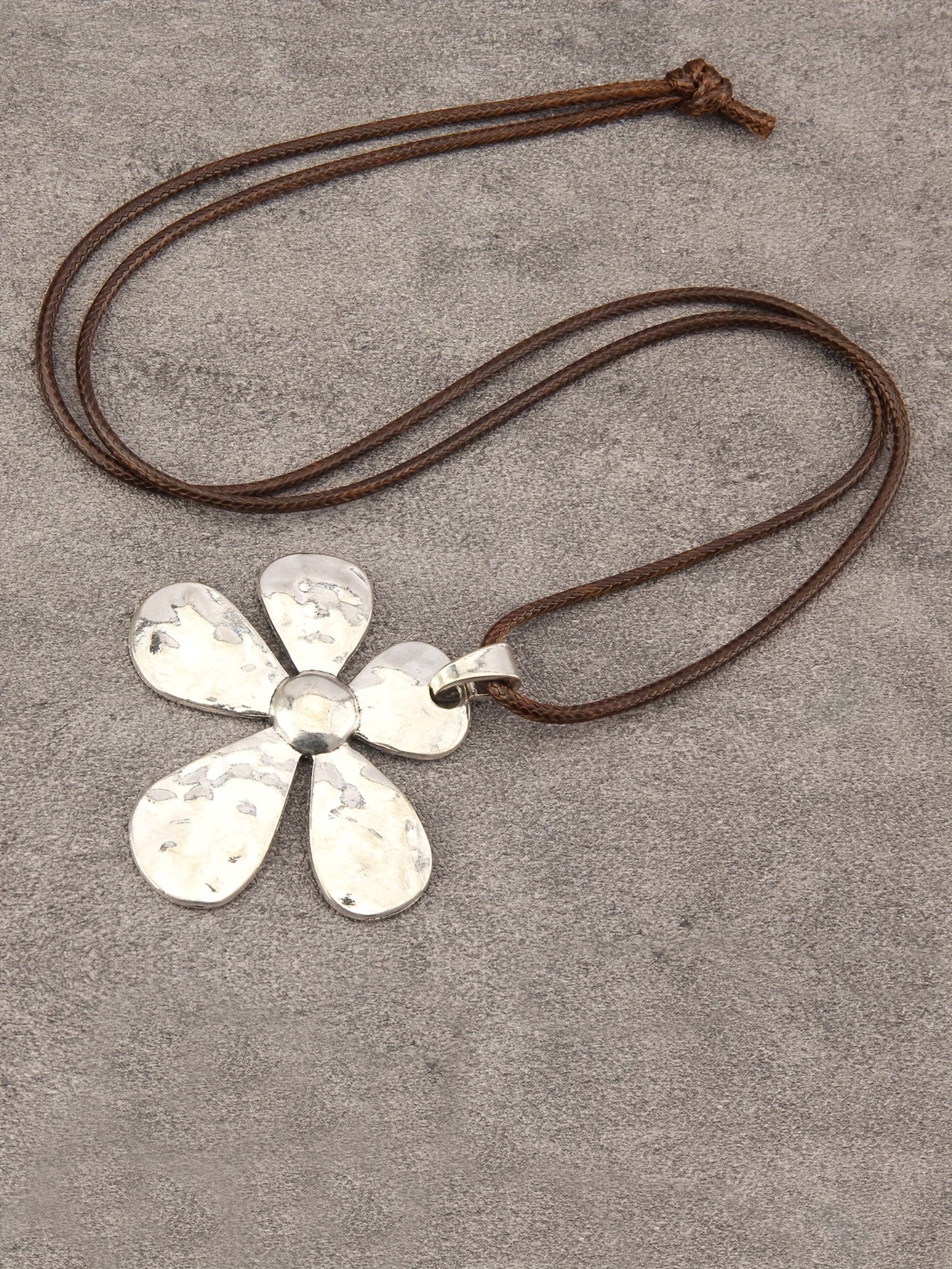 Stylish Large Flower Pendant Necklace Simple Style Neck Chain Jewelry Decoration Ramadan Festival Gift