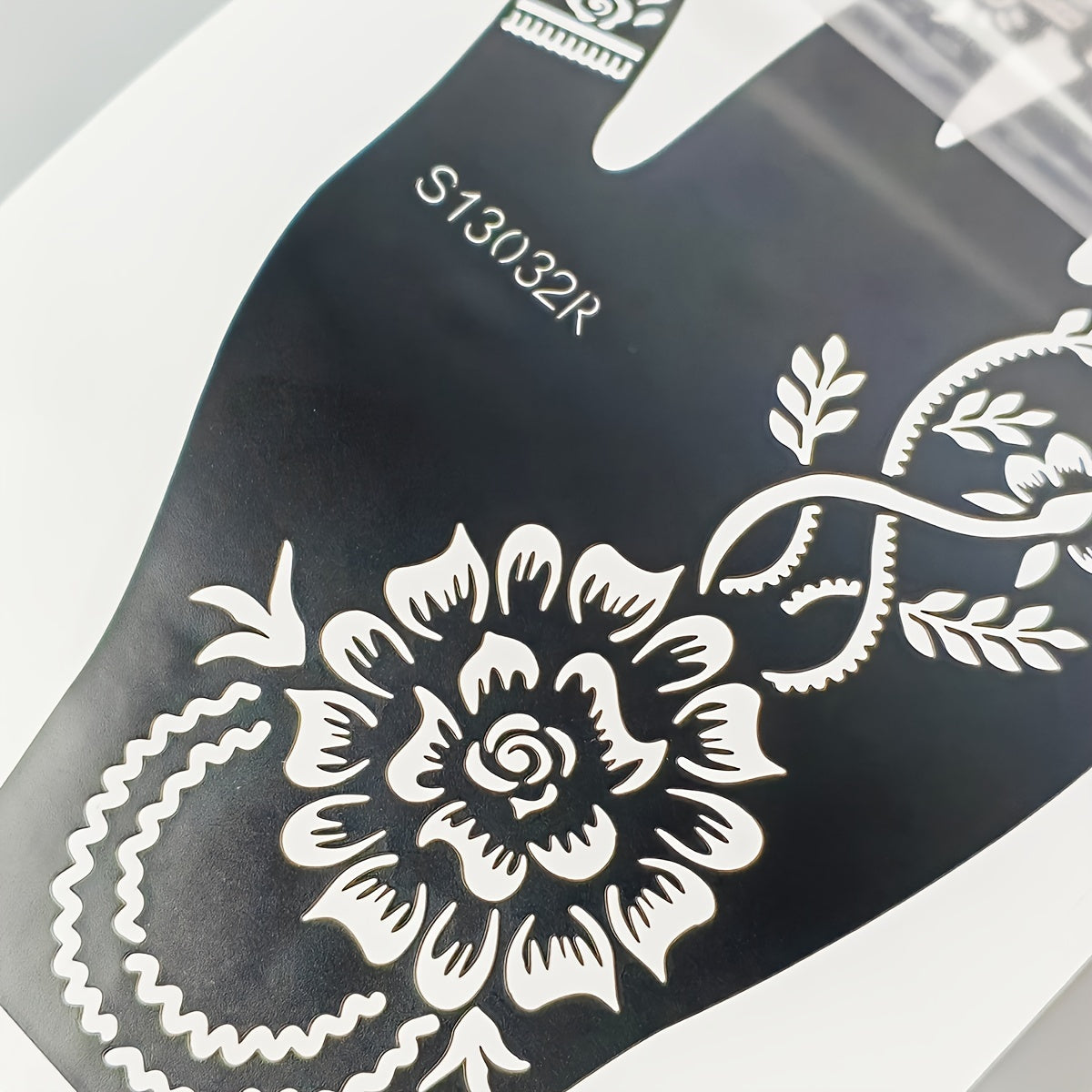 6 Sheets Good Quality Flower Pattern Henna Tattoo Stencil Stickers Color Painting Temporary Hand Tattoo Template Glitter Painting Hollow Stickers for Body Art Makeup Mehndi Designs