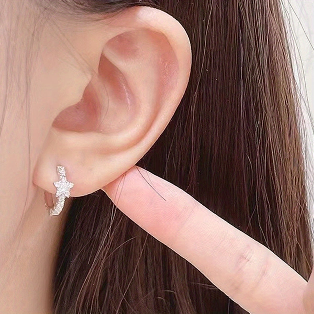 Delicate Flower-Shaped Copper Hoop Earrings - Sparkling Decorative Accents, Elegant Minimalist Design, Hypoallergenic Jewelry for Sensitive Skin, Ideal Gift for Women and Girls