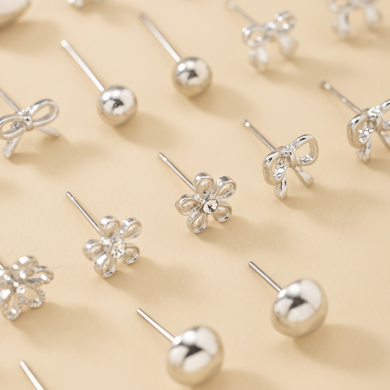 [30 Pairs Stylish Silvery Pearl Earrings] A Set of 30 Pairs of Stylish And Simple Silvery Metal Water Drill Heart-Shaped Faux Pearl Earrings in Various Flower Designs, Perfect for Gifting During Holidays And Suitable for Ever