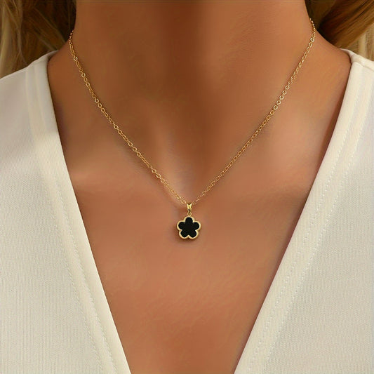 Five-Petal Flower Copper Pendant Necklace - Elegant Daily Wear Jewelry for Women, Perfect Gift for Friends, Family, and Loved Ones on Any Occasion