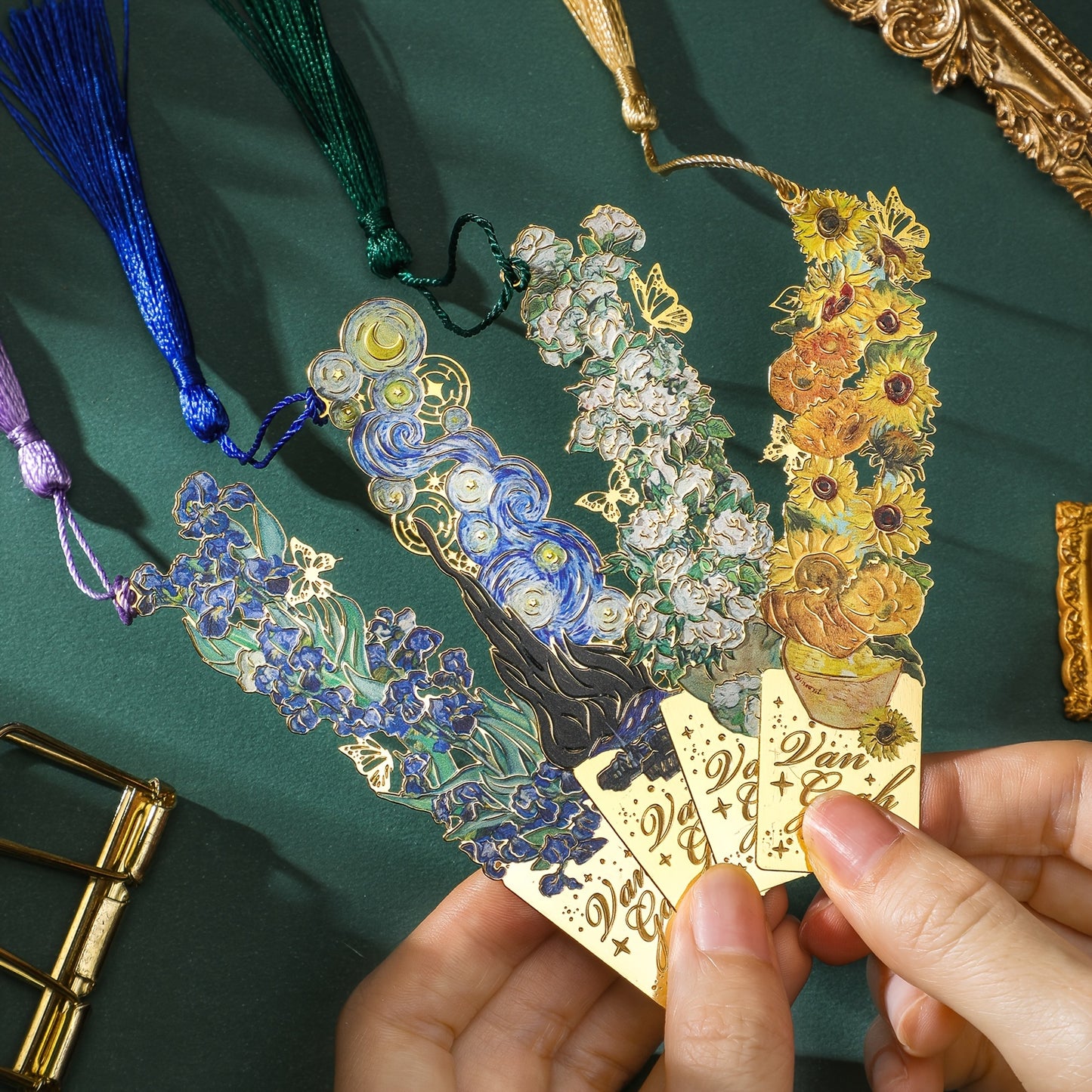 Retro Art Metal Bookmark - 1pc Starry Sky Flower with Tassels Painting Hollow Reading Mark - Multi Design for Gift Birthday Friends Club Book Lovers Readers Office Stationery Supplies