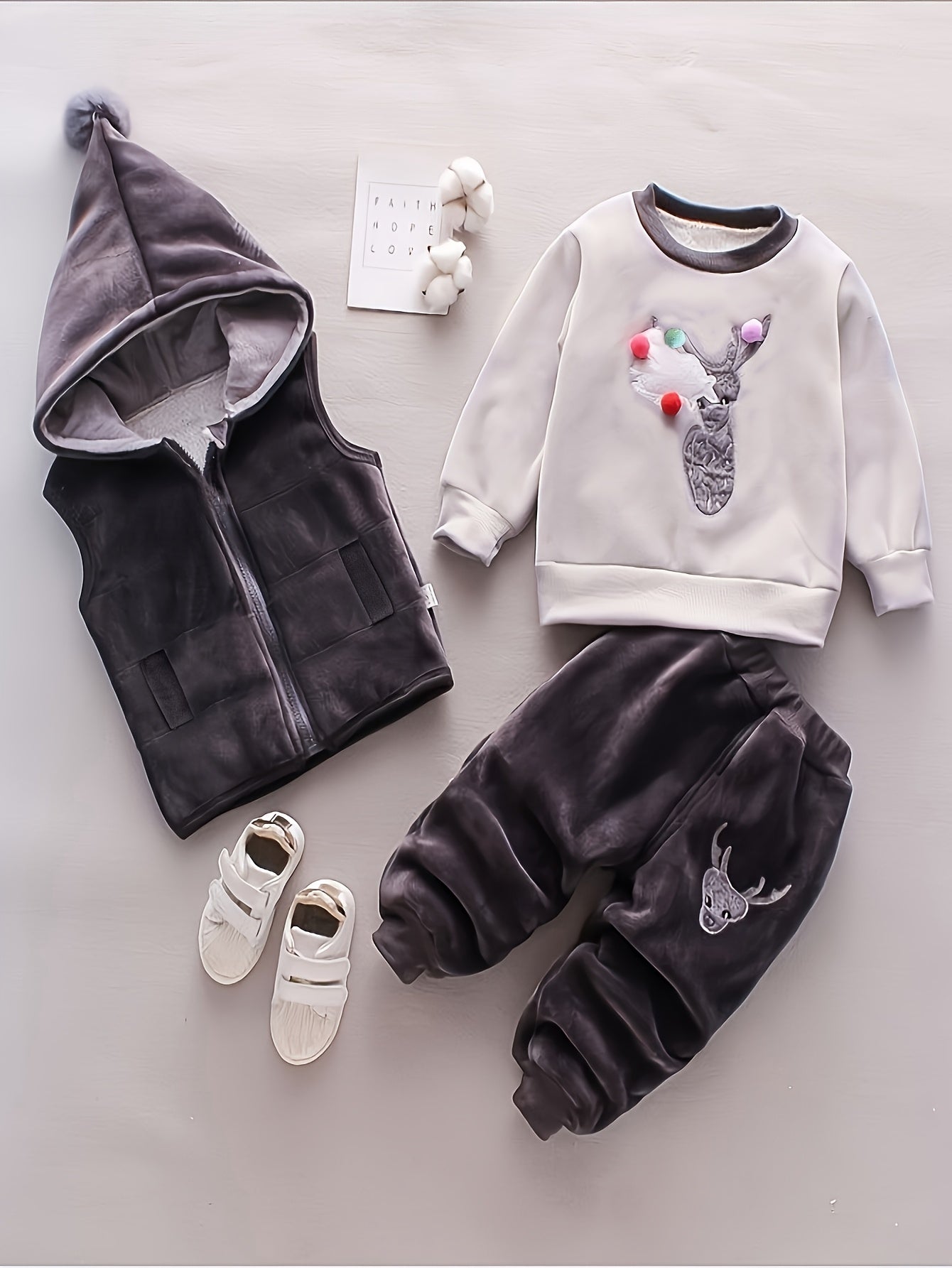 Random Color Ball Boys' Hairy Face Bear Long Sleeve Set, Baby Boy Autumn Winter -Lined Warm Long Sleeve Set, Fashion Casual Three-Piece Set, Perfect for Outdoor