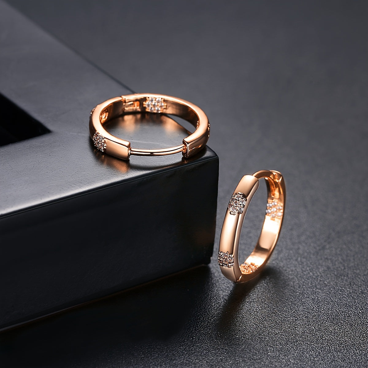 1 Pair Elegant Huggie Hoop Earrings