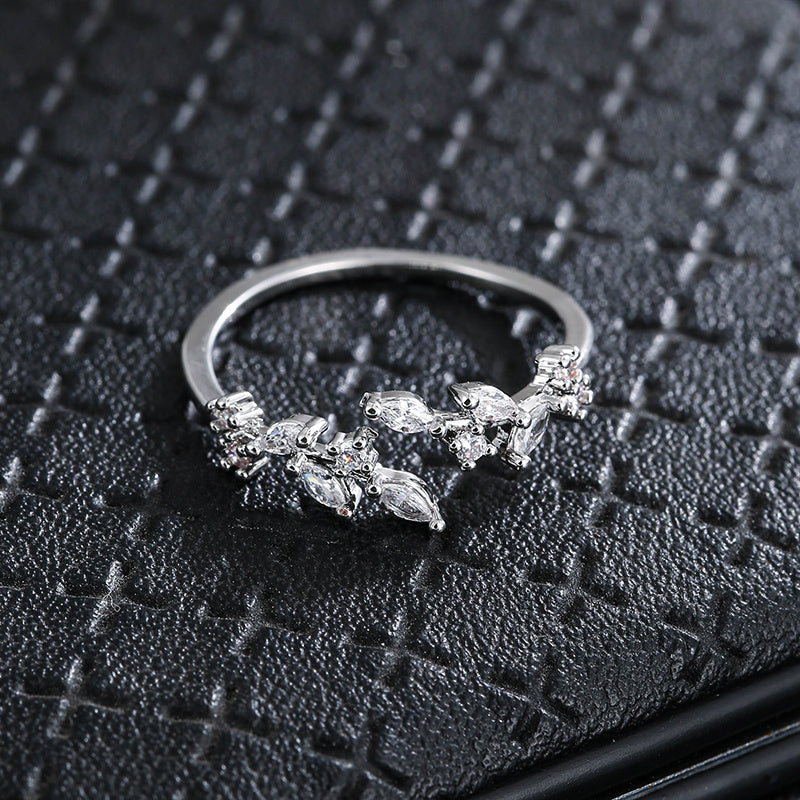 1pc Elegant Leaf Design Ring, Copper Material, Synthetic Zirconia Mosaic, Perfect for Daily and Party Occasions
