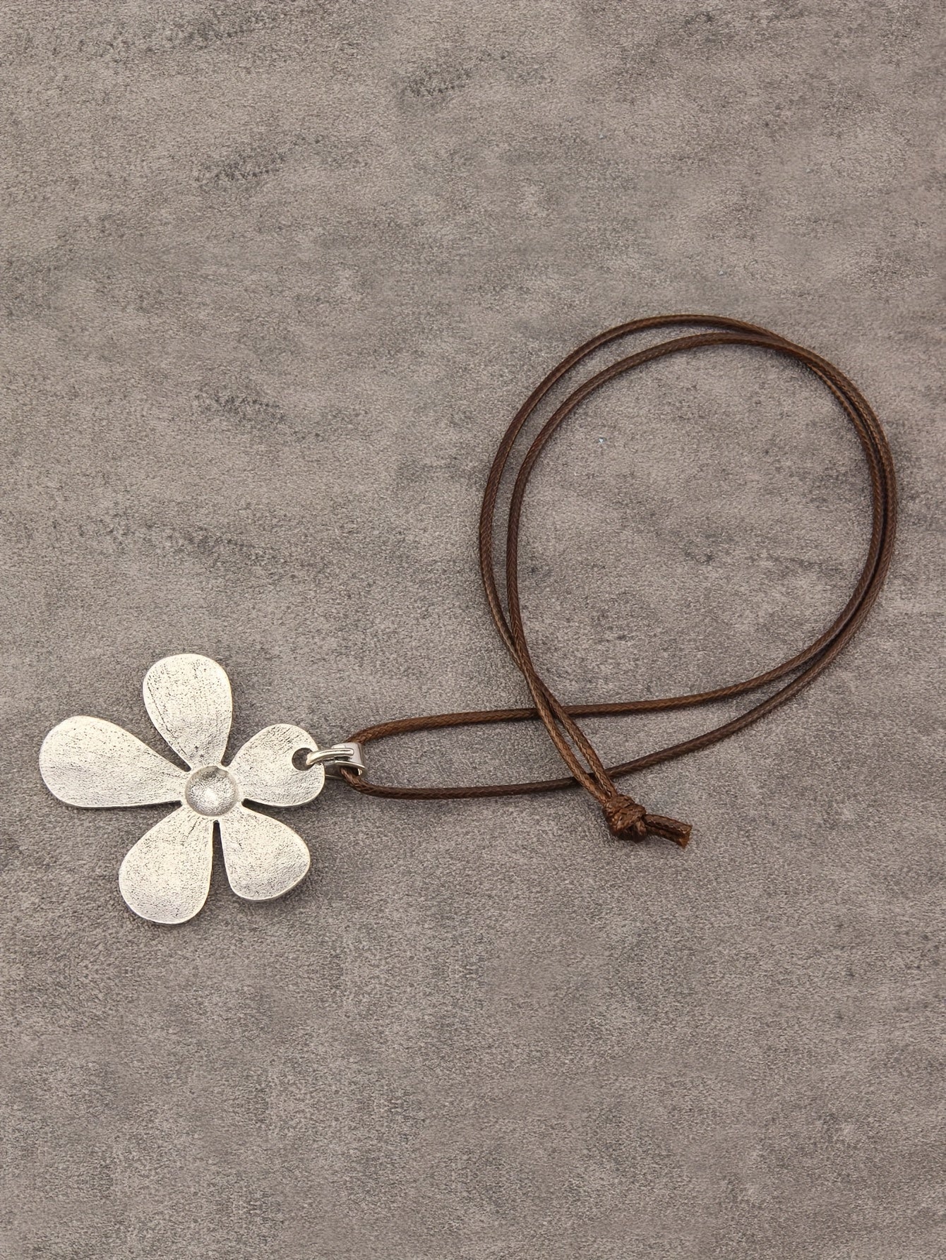 Stylish Large Flower Pendant Necklace Simple Style Neck Chain Jewelry Decoration Ramadan Festival Gift