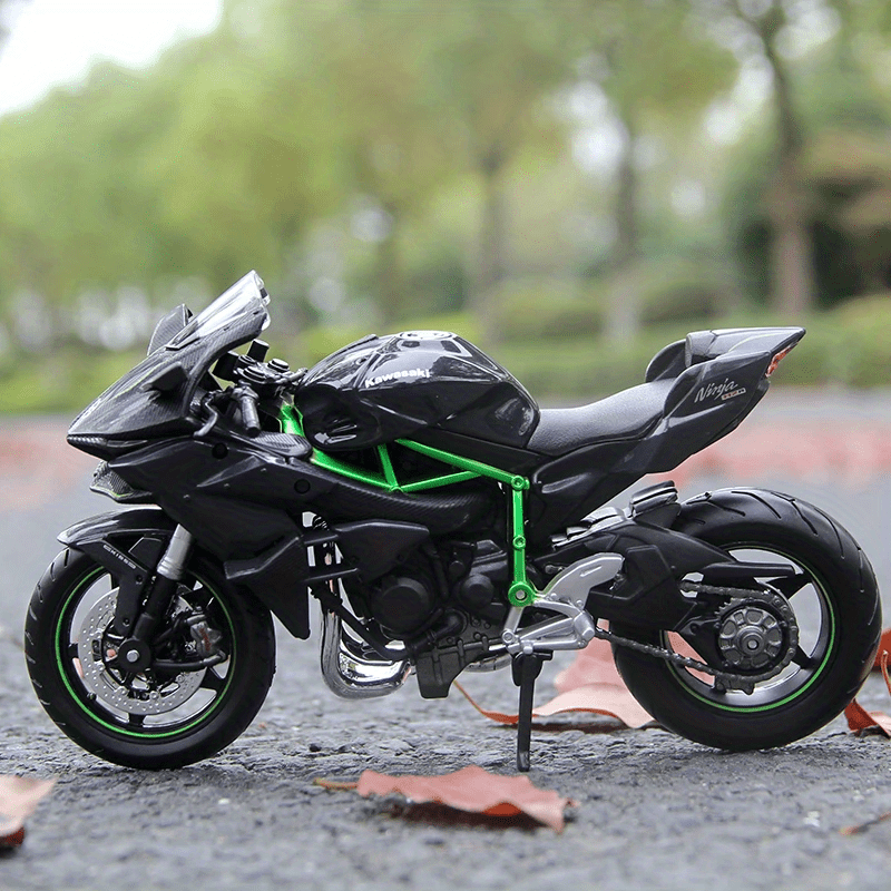 Kawasaki H2 R Ninja 1:18 Scale Die-Cast Motorcycle Model - Collectible Toy for Hobbyists, Black for winter