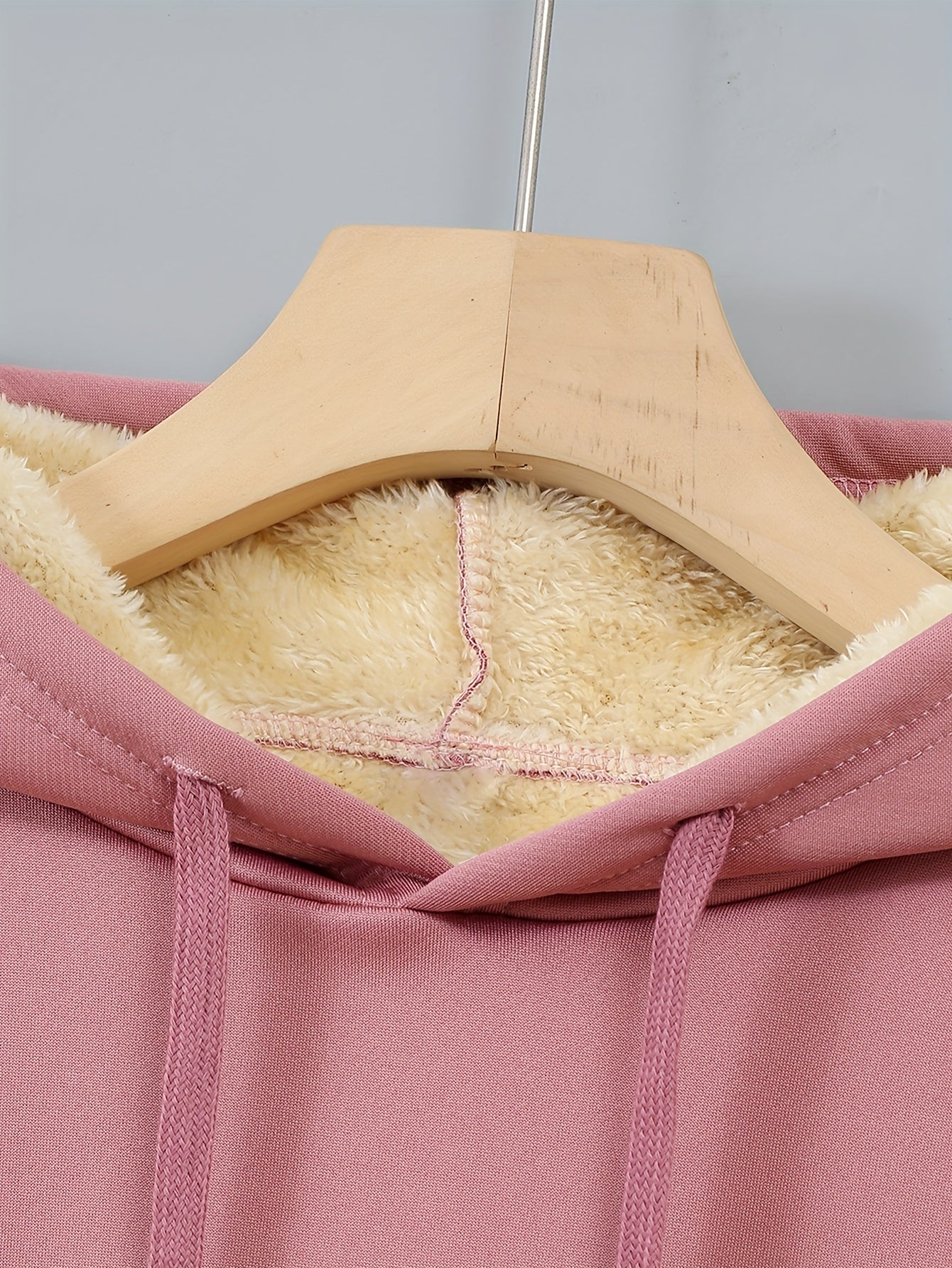 Women's Highland Cow Print Fleece Hooded Sweater - Thickened Winter Warmth, Cozy Plush Lining, Casual Retro Pullover with Pocket, Pink Scottish Cow Design, Sizes XS-XXL (Machine Washable) for Spring, Fall & Winter Layering