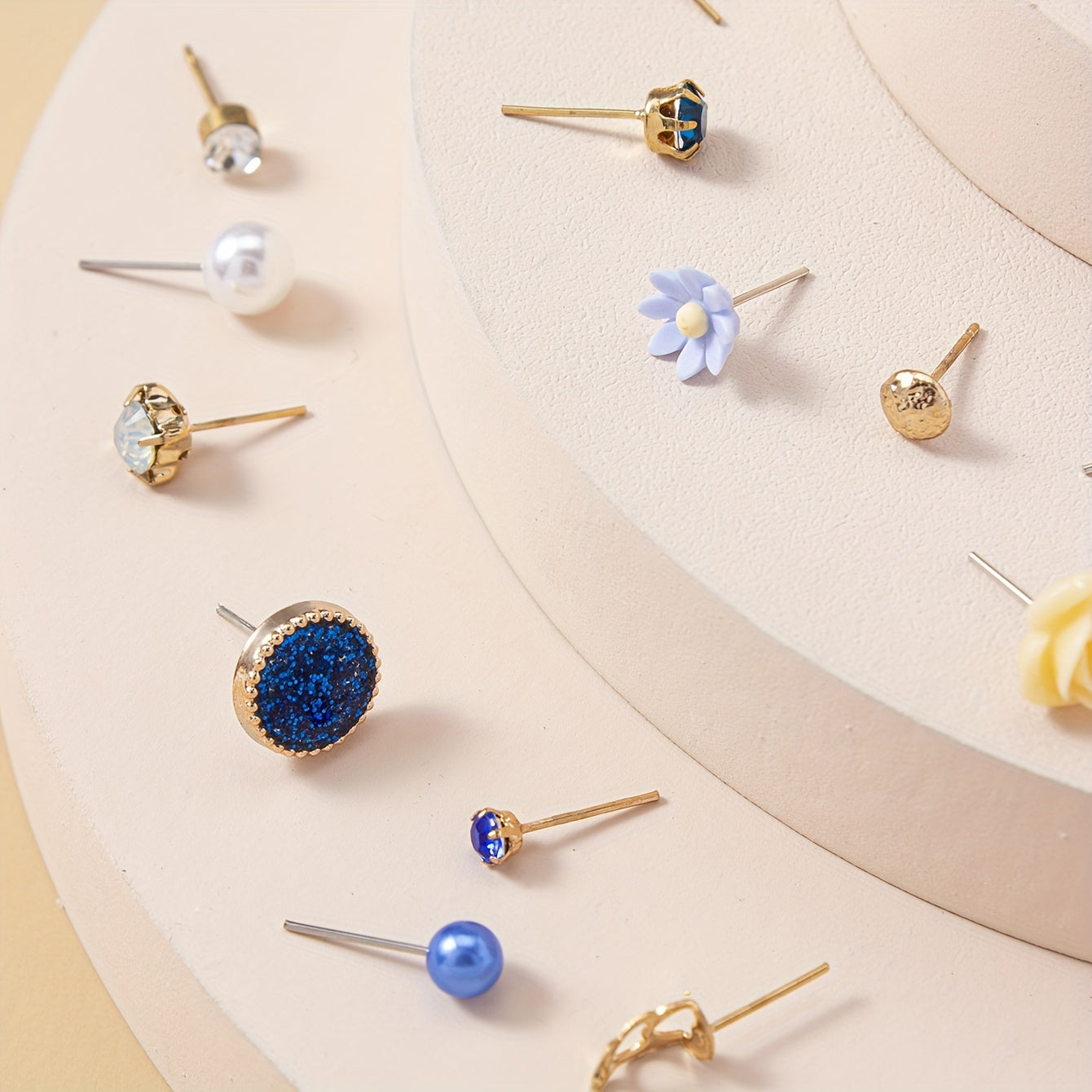 30 Pairs Delicate Stud Earrings Set - Exquisite Imitation Pearl Love Flower Leaf Design, Classic Everyday Wear, Adorable Female Gift - Unique Original Piece in Stunning Blue Color