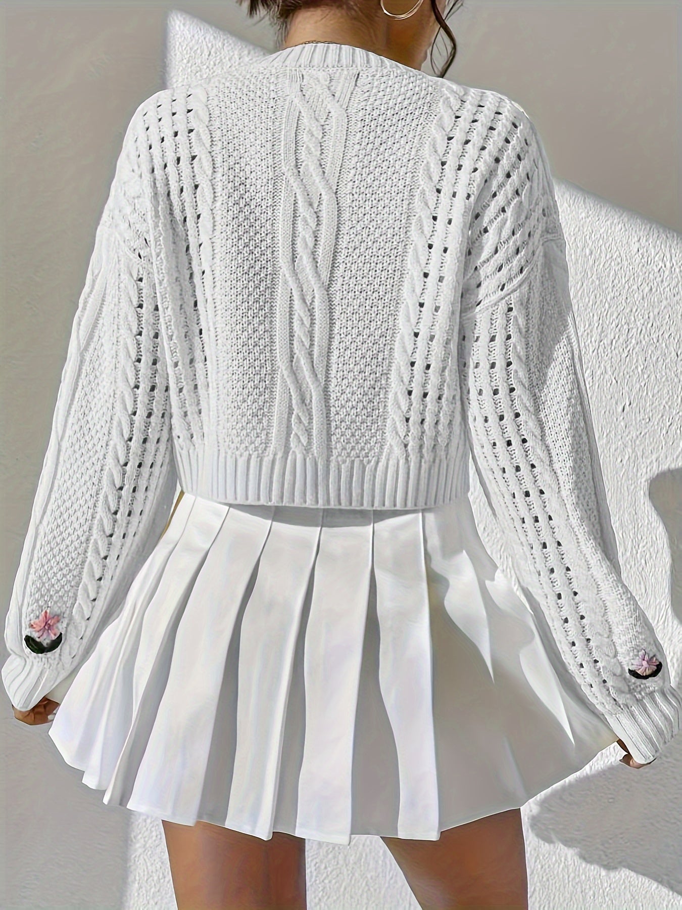 Zhonggong Hand-embroidered Retro Elegant Sweater Set With Flower Pattern