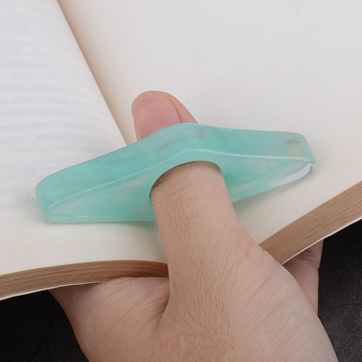 1pc Resin Bookmark Book Stand Reading Aid Creative Thumb Book Support