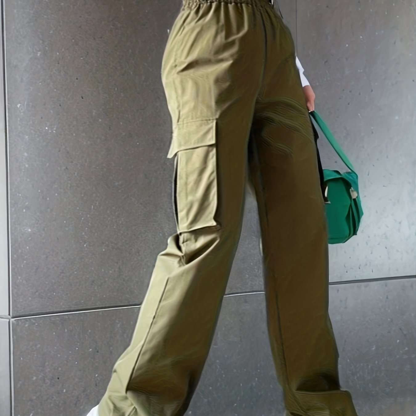 Durable & Stylish Wide-Leg Women's Cargo Pants - Ample Pockets, All-Season Wear, Easy Care