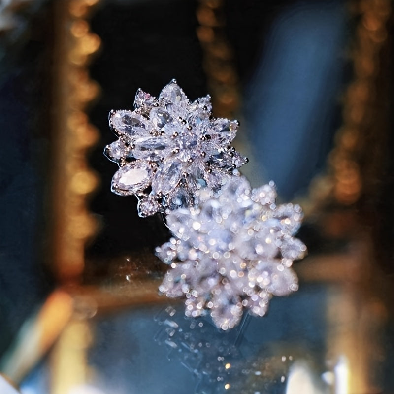Luxurious Flower Earrings - A Pair With Shiny Synthetic Zirconia Inlaid - Suitable For Ladies' Wedding Parties, Jewelry, And Valentine's Day Gifts