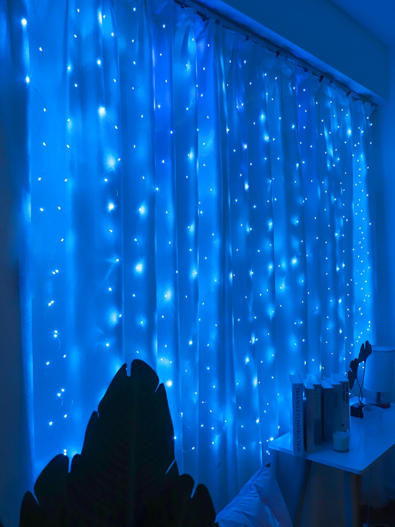 1pc, 200 LED Curtain Lights 199.95cm, Hanging Window Lights, Fairy Lights, Bedroom Decor, Indoor Decor, Christmas Holiday Party Supplies, Party Decor, Festival Decor Not Include Batteries, Halloween