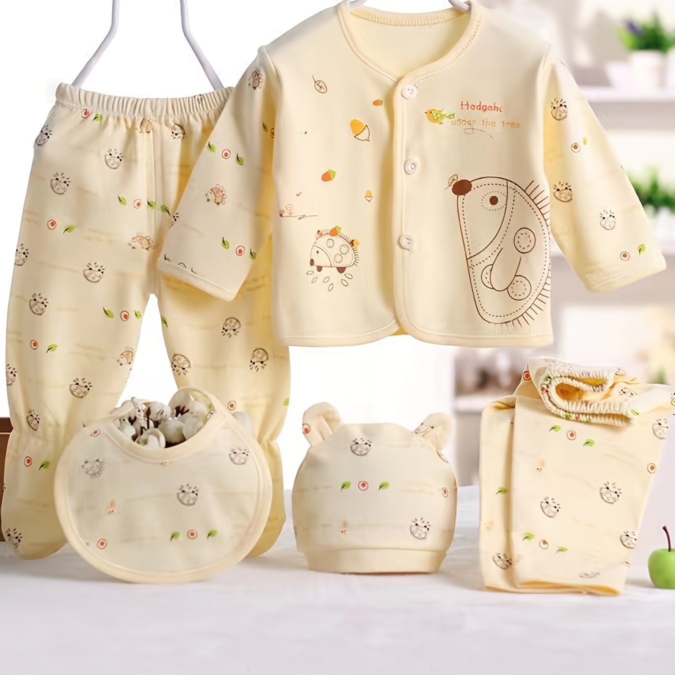 5pcs Baby 0-3m Set, All-Season Casual Outfits for Boys and Girls, Newborn Clothes, Girls' Pants and Baby Hat with Drool Bib, Baby Shower Essentials, for Outdoor