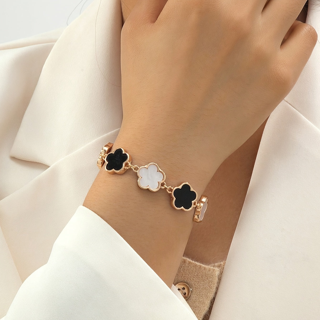 1pc Five Leaf Flower Thin Chain Bracelet Adjustable Hand Chain For Women