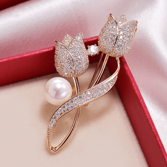 Elegant Tulip Flower Brooch Pin with Sparkling Rhinestones and Pearl Accent, Alloy Fashion Accessory for Women'S Clothing, Perfect for Daily Wear or Banquet Occasion