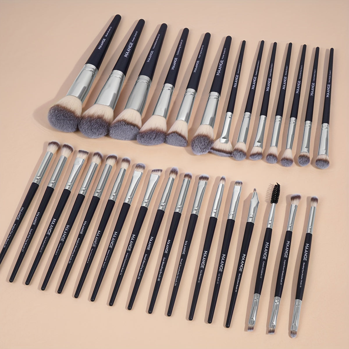 MAANGE 30pcs Professional Makeup Brush Set Foundation Brush Blush Brush Loose Powder Brush Eyeshadow Brush Complete Makeup Tool Set Suitable for Beginners and Professional Makeup Artists Portable Gift Set for Beginners Basic