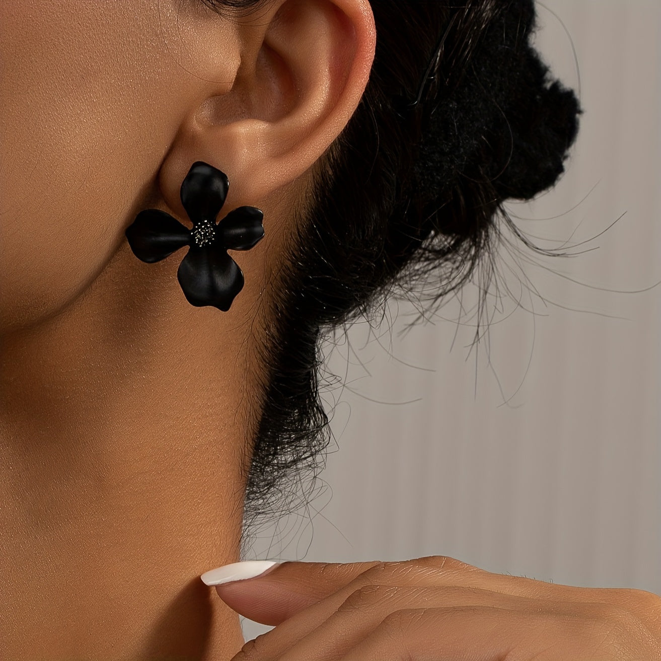 1 Pair of Exquisite Three Dimensional Four Petals Flower Stud Earrings - Fashion Bohemian Chic Design, Durable Zinc Alloy Construction, Luxurious 14K Gold Plating - Elegant Style for Special Occasions